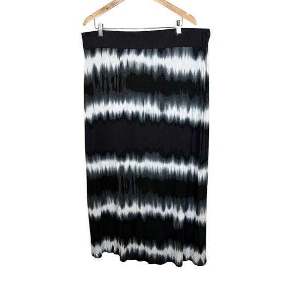 A.N.A. Women's Size 3X Maxi Skirt Black & White Tie Dye Side Slit Elastic Waist - Picture 1 of 5